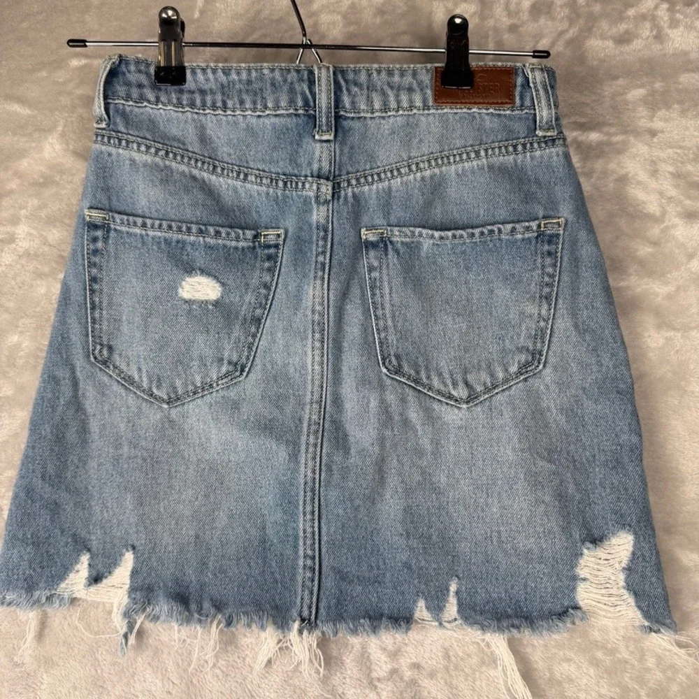 Hollister Ultra‎ High Rise Ripped Distressed Denim Mini Skirt Size 3